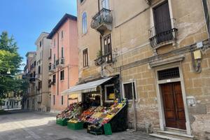 3 LOCALI A VENEZIA