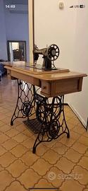 Macchina da cucire vintage Singer