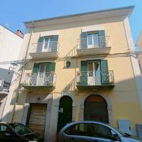 Casa con ingresso indipendente-Zona centrale