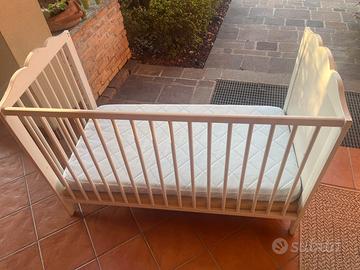 Lettino bimbo in legno bianco con materasso