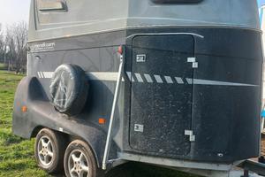 trailer trasporto cavalli