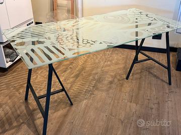 Scrivanie Ikea Goaholm in Cristallo