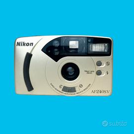 Nikon AF240SV colore argento 28m analogica vintage