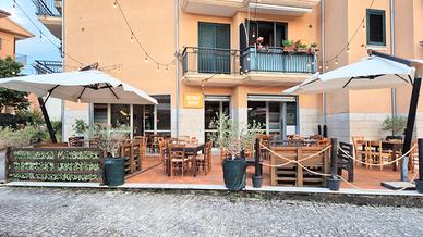 Attività di pub e paninoteca