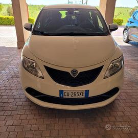 lancia y  gpl permuta  con camper