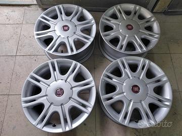 Cerchi in lega da 15 pollici per Fiat Panda
