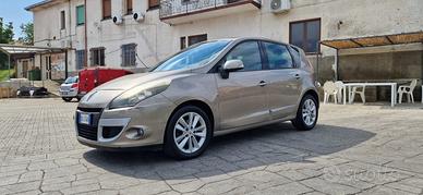 Renault Scenic 2.0 dCi