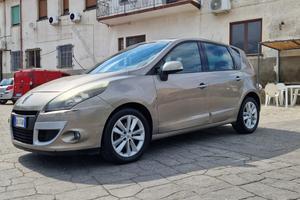 Renault Scenic 2.0 dCi