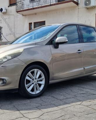 Renault Scenic 2.0 dCi