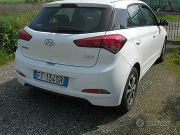 HYUNDAI i20 - 2019