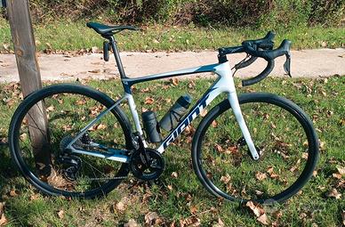 GIANT DEFY ADVANCED 2 TG M CARBON Gruppo 105 R7000