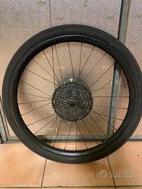 Ruota posteriore carbonio bontrager 27,5 boost