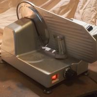 Affettatrice professionale  usata cm 22