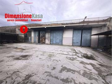 Immobile di 950 m² con 4 locali a San Felice a Can