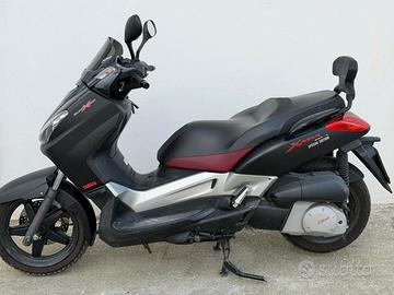 Yamaha X-Max 250