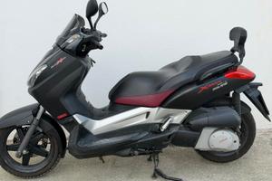 Yamaha X-Max 250