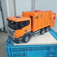 Bruder camion rifiuti