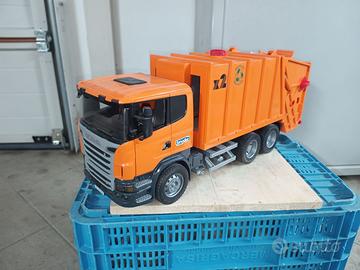 Bruder camion rifiuti