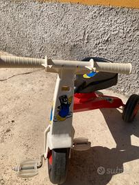 Triciclo a pedali