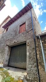 Struttura ubicata centro storico di Rosciolo dei M