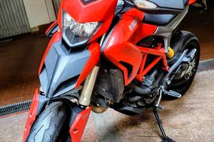 Ducati Hypermotard 821 Red