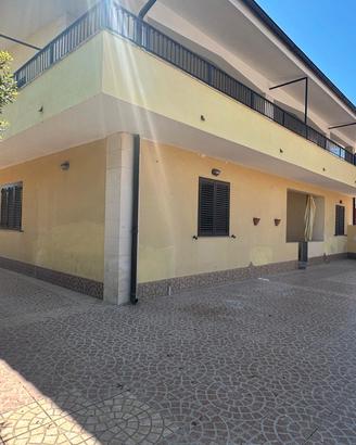 Siracusa Pizzuta Villetta Bifamiliare, Garage