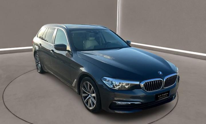 BMW Serie 5(G30/31/F90) - 520d Touring Lux U139990