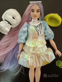 Barbie extra asian curvy