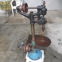 trapano a colonna industriale antico