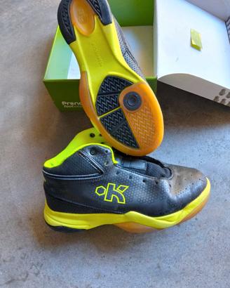 Scarpe da ginnastica praticamente nuove