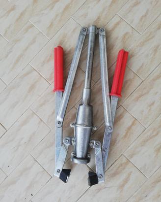 tappatrice per  bottiglie 