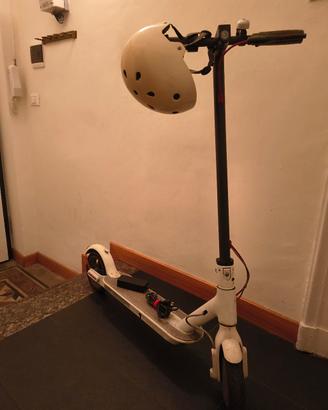 Monopattino Xiaomi pneumatici solidi