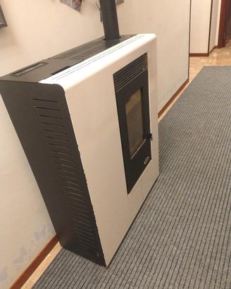 stufa a pellet karmen One 10,5 kw slim