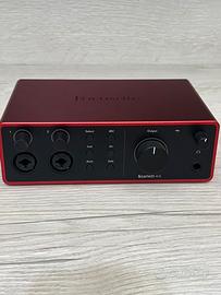 focus scarlett 4i4 scheda audio