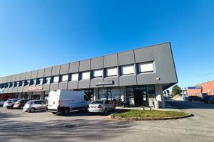 Locale commerciale in viale Tricesimo