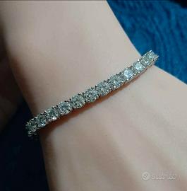 meraviglioso bracciale in argento e Moissanite