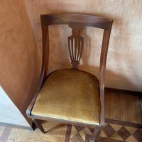 Sedie in legno con imbottitura