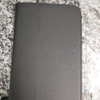 Custodia a libro per tablet da 7 pollici nera.