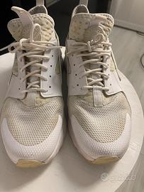 Nike Huarache bianche numero 42 Abbigliamento e Accessori In vendita a Perugia