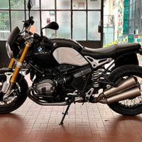 BMW RnineT (roadster) accessoriata e perfetta