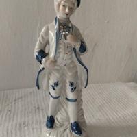 statuina in ceramica o porcellana vintage
