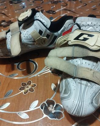 Scarpe ciclismo Gaerne n.45 con difetto