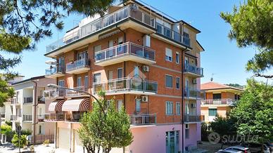 3 LOCALI A PORTO SAN GIORGIO