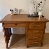 Scrivania vintage anni 50 in rovere
