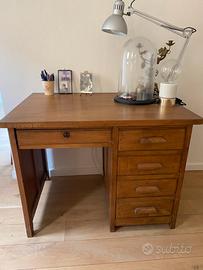 Scrivania vintage anni 50 in rovere