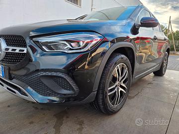 Mercedes Benz GLA 200 Sport automatica
