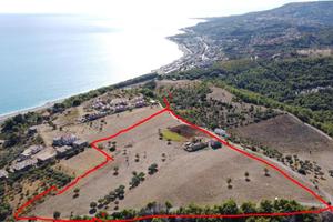 Terreno lottizzato, una veranda sul mare