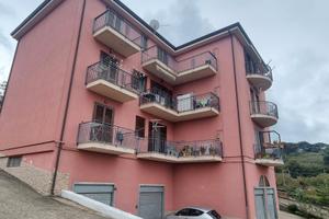 Appartamento di 4 vani e 2 wc, con deposito/box