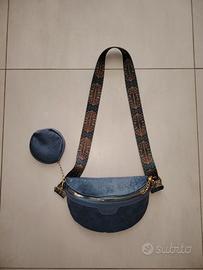 Marsupio a tracolla blu in similpelle ricamata