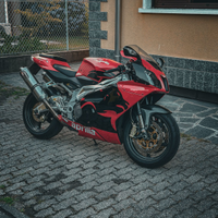 Aprilia RSV 1000R 2005
